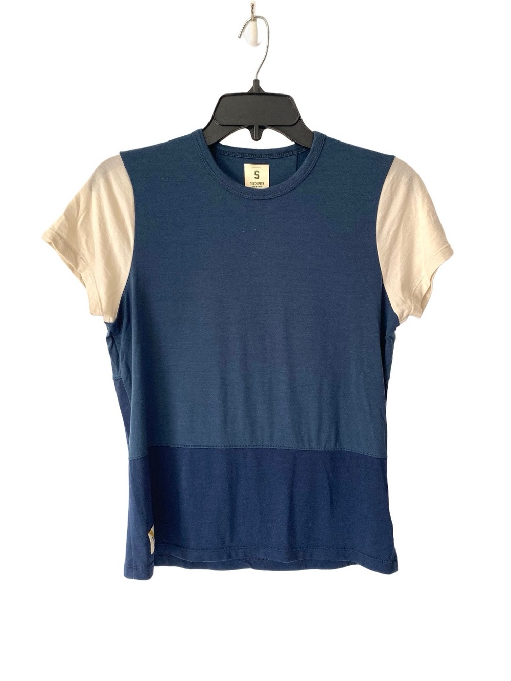 Tracksmith Harrier Wool Tencel Colorblock Navy Cream Short Sleeve Tee size small
